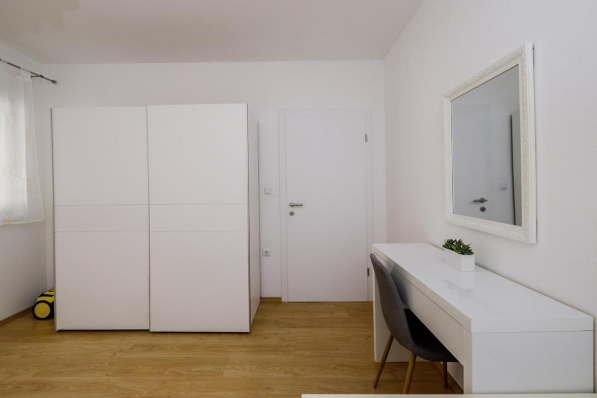 Ani In Trogir * Mittel-Dalmatien Hotel Donji Seget Екстериор снимка