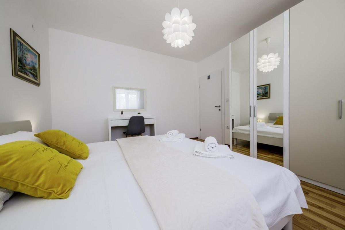 Ani In Trogir * Mittel-Dalmatien Hotel Donji Seget Екстериор снимка